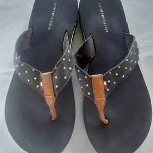 TOMMY HILFIGER Womens Size 8M Black Flip Flops